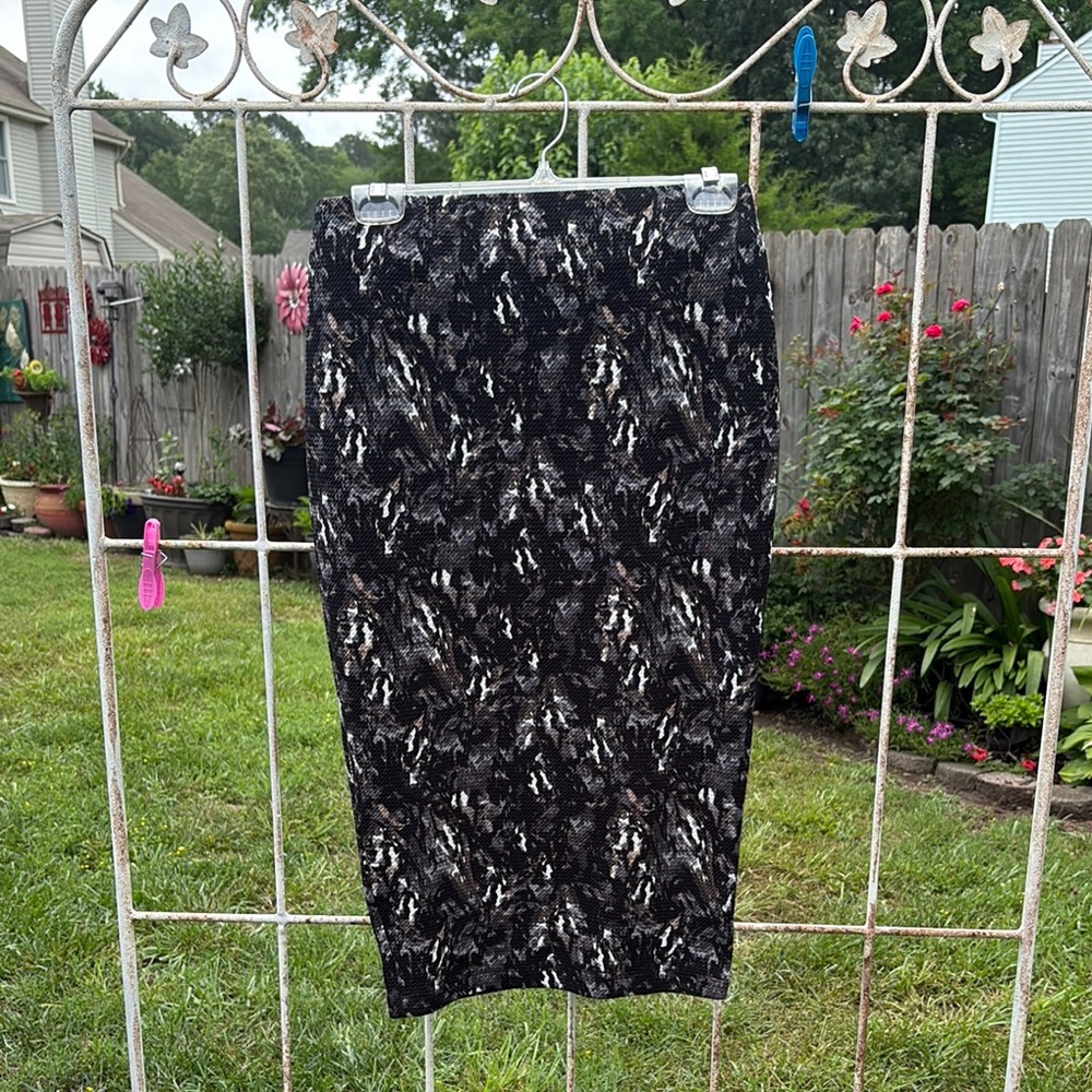 Black and White Midi Pencil Skirt for Work